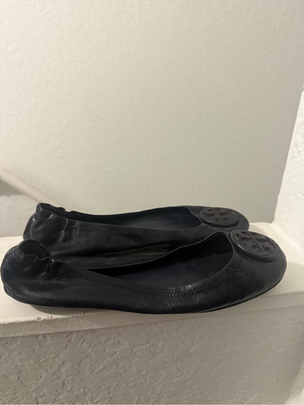 Black Women's Leather Ballet Flats - Tory Burch Sz 8 - Picture 2 of 4